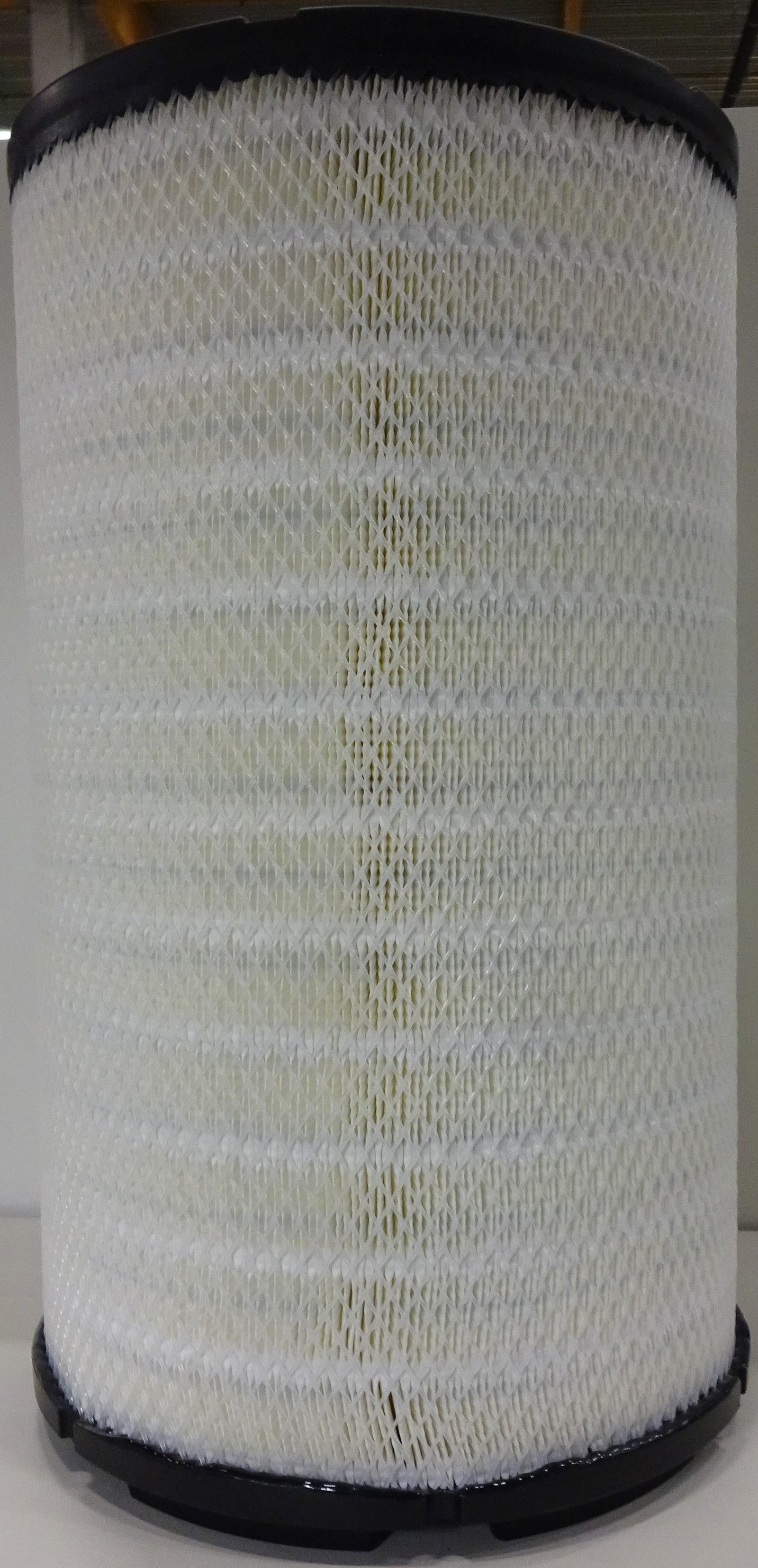 Fleetguard Air Filter-Radial Seal Primary AF25181